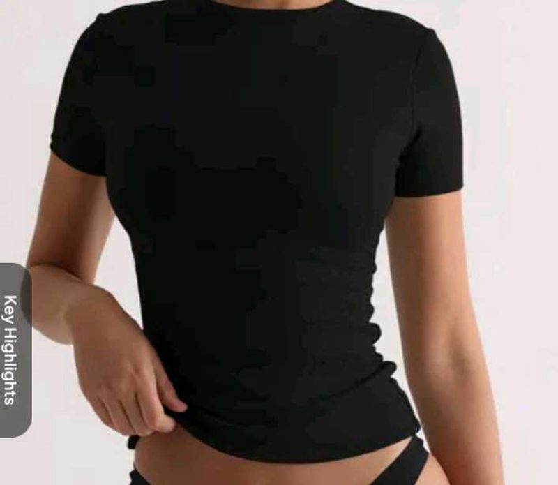 Black Newme Basic Tee