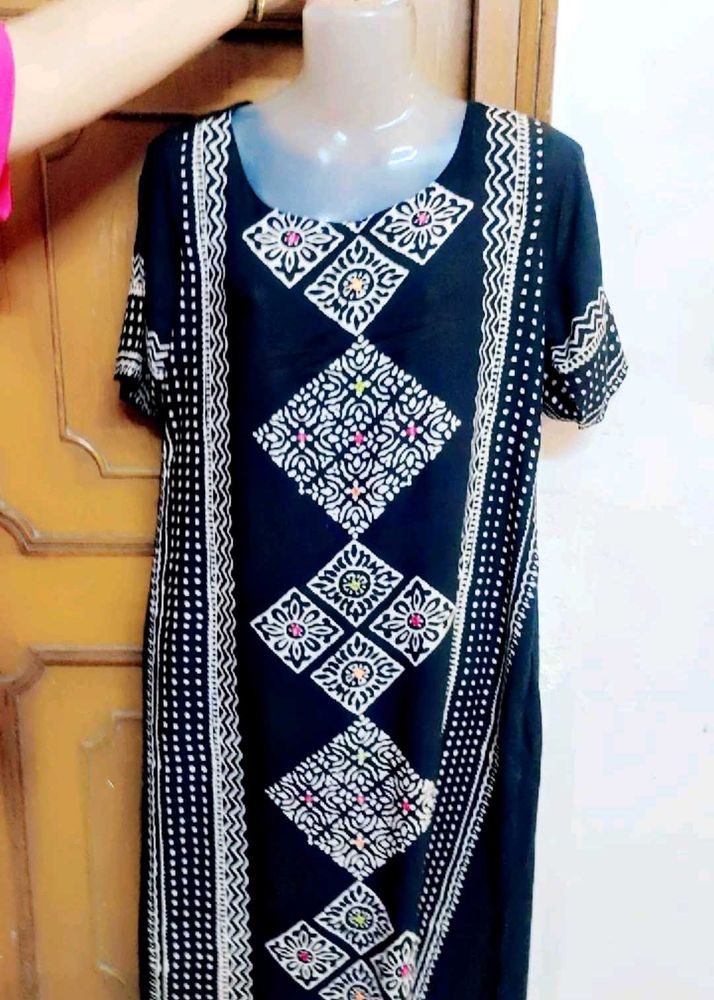 Black &amp; White Patterned Kurti