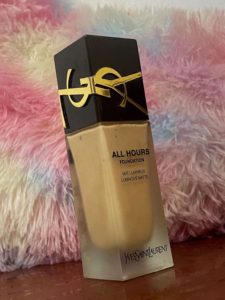 Yves Saint Laurent All Hours Foundation