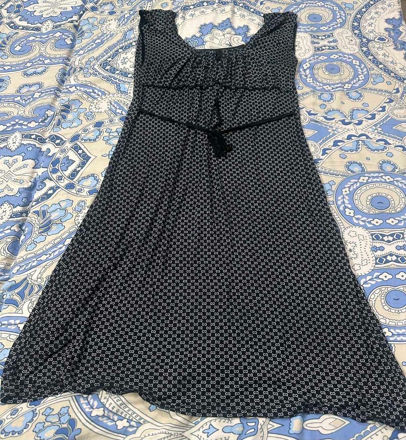 Chic Black &amp; White Print Sleeveless Dress