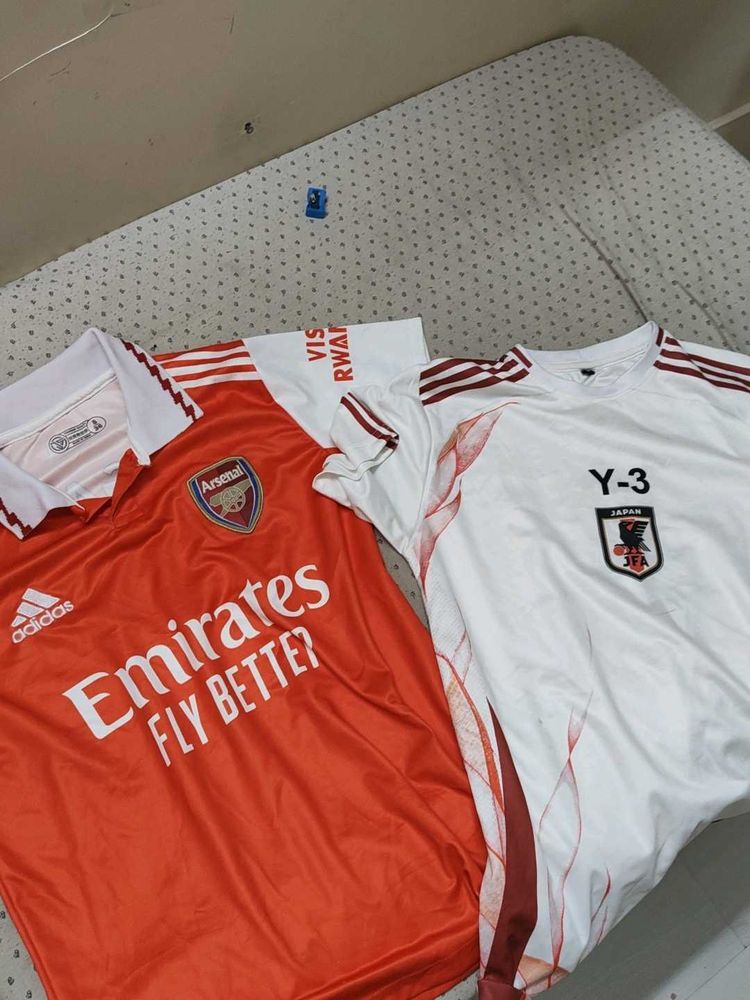 Set of 2 jerseys