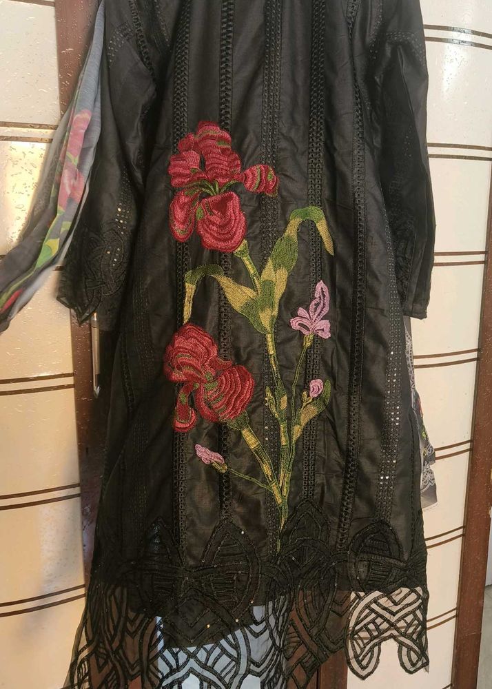 New Pakistani embroidered kurta set