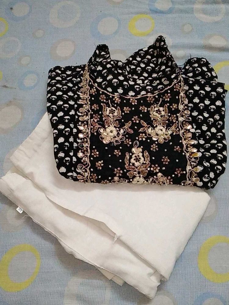 Elegant Black &amp; White Embroidered Kurti Set of 2
