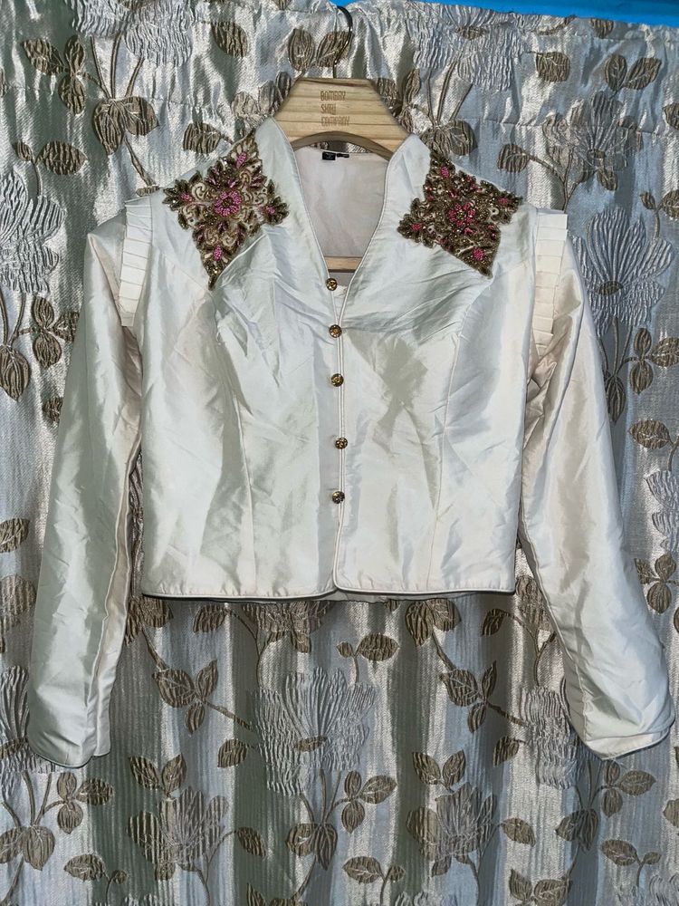 Elegant Embroidered Blouse💠