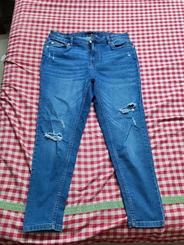 Stylish Blue Ripped Jeans