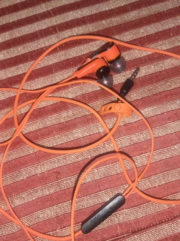 JBL Headphones 🎧