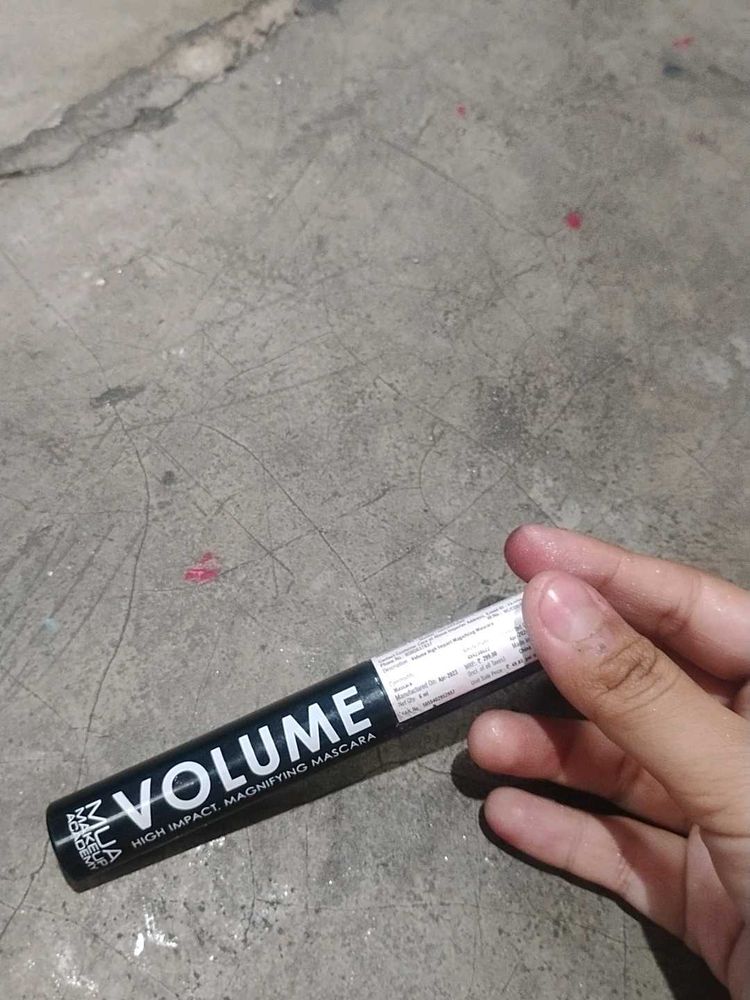 MUA Volume High Impact Magnifying Mascara