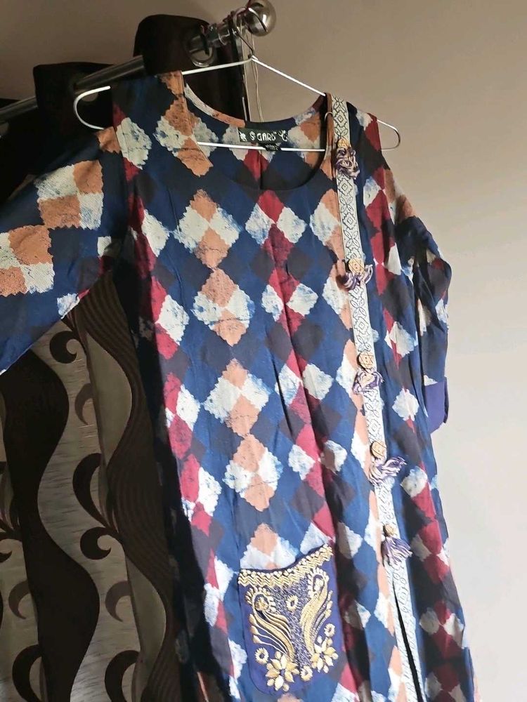 Blue Diamond Print Cold Shoulder Kurta