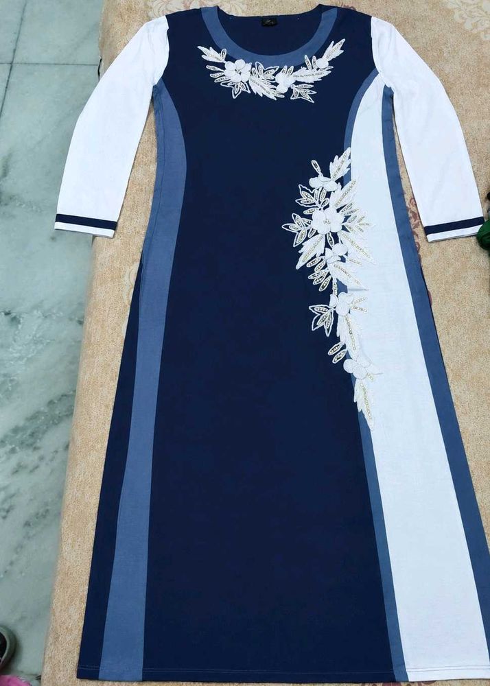Embroidered Blue &amp; White Kurta