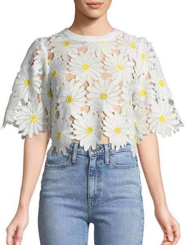 Chic Daisy Lace Cropped Top