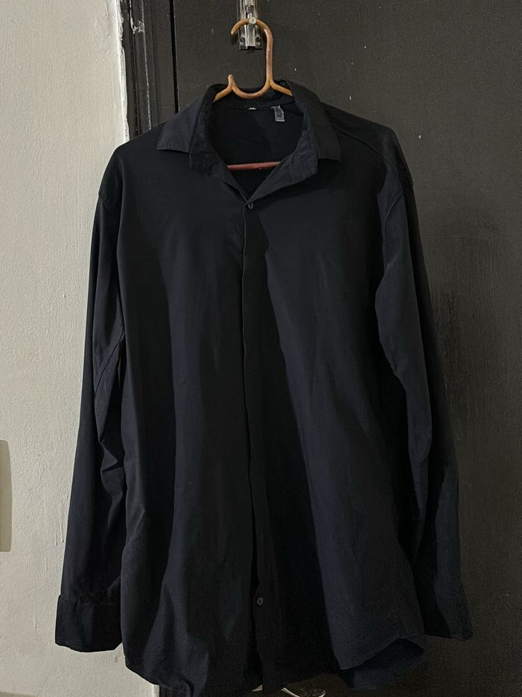 black shirt