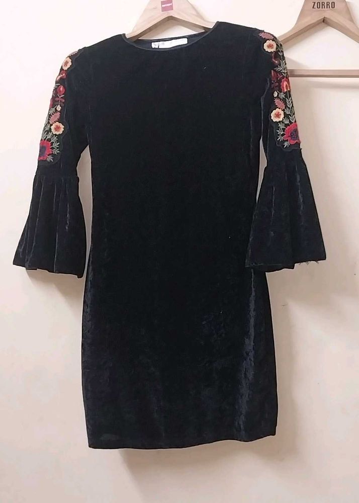 embroidered velvet top