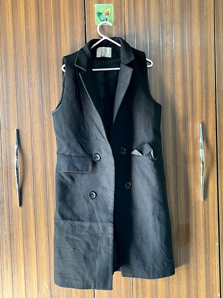 Chic Black Sleeveless Blazer Vest