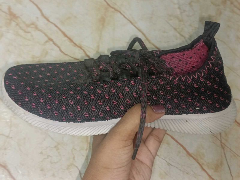 Stylish Women's Sneakers