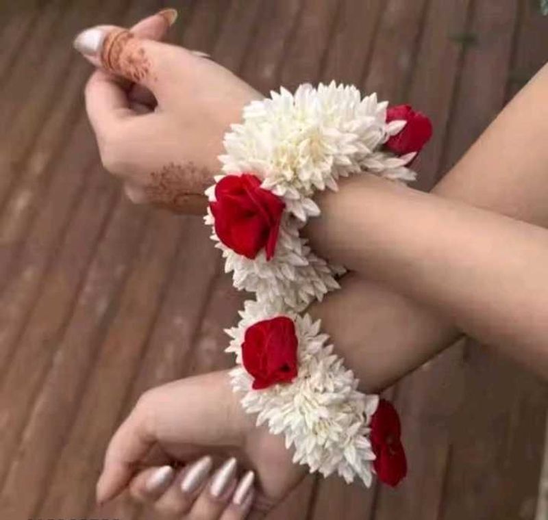 Floral Wrist Bands / Gajre
