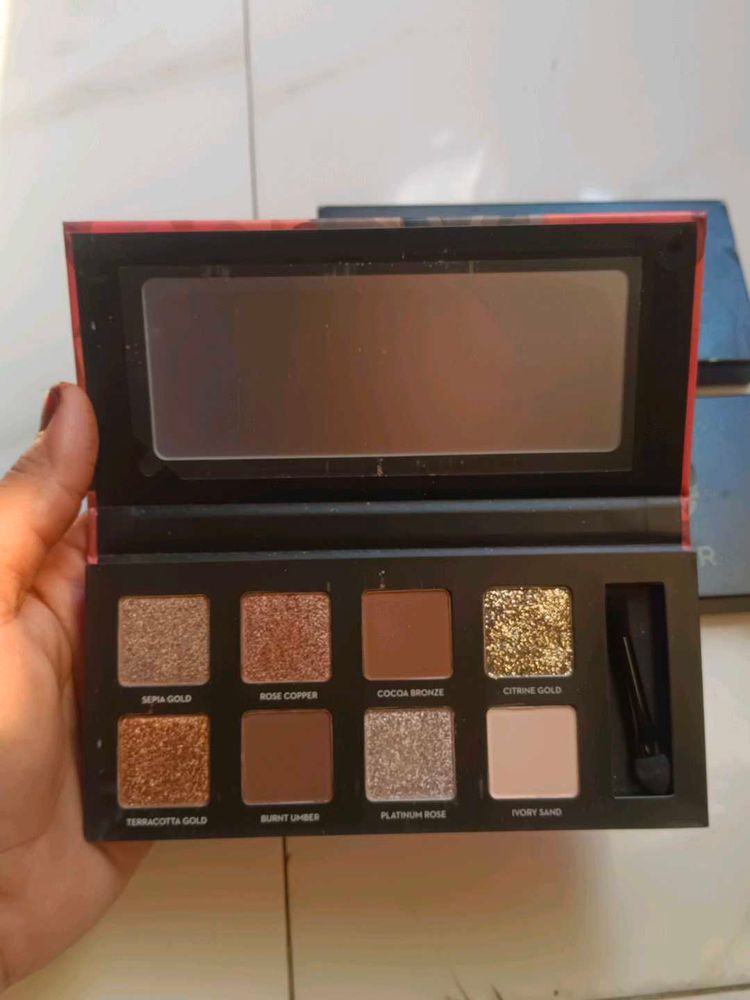 8-Shade Eyeshadow Palette