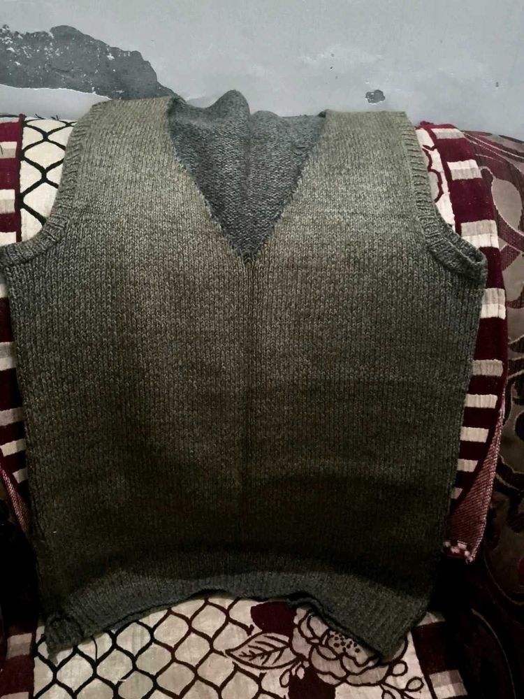 11. Men's Sleeveless V-Neck Sweater Vest