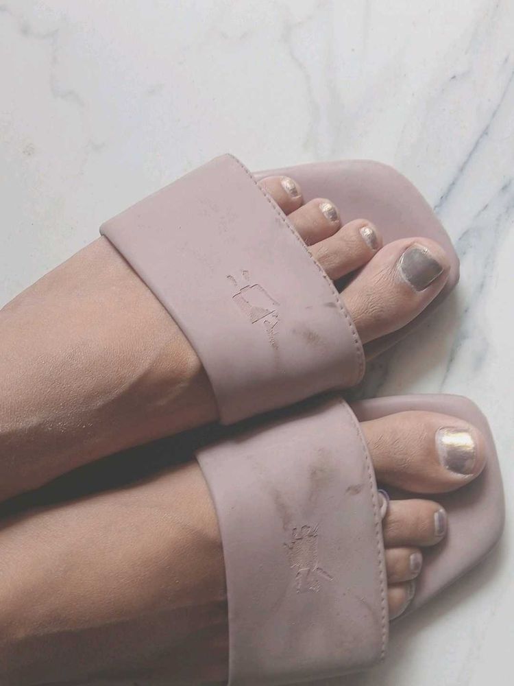 Flipflop Or Flats