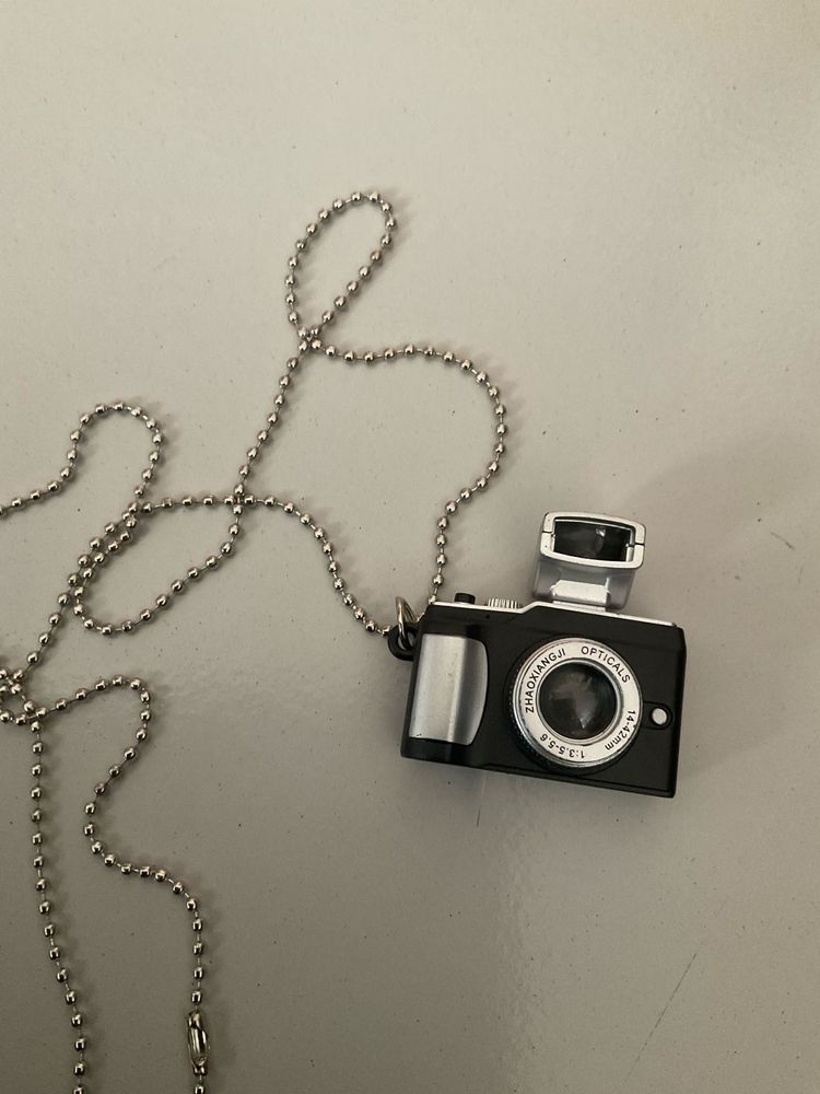 Camera Pendant Necklace working