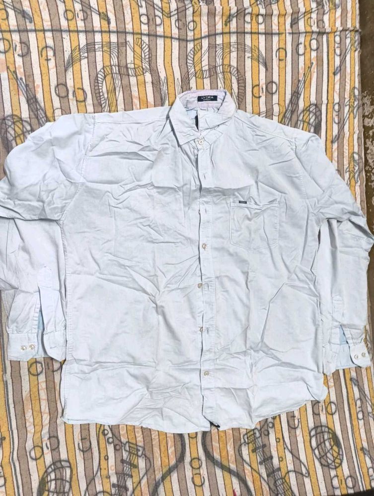 Men's Light Blue Button-Down Shirt