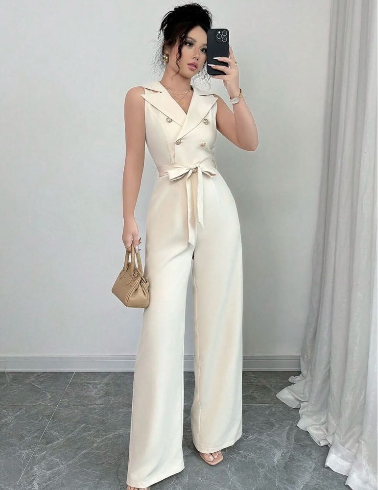 Chic Sleeveless Jumpsuit with Belt