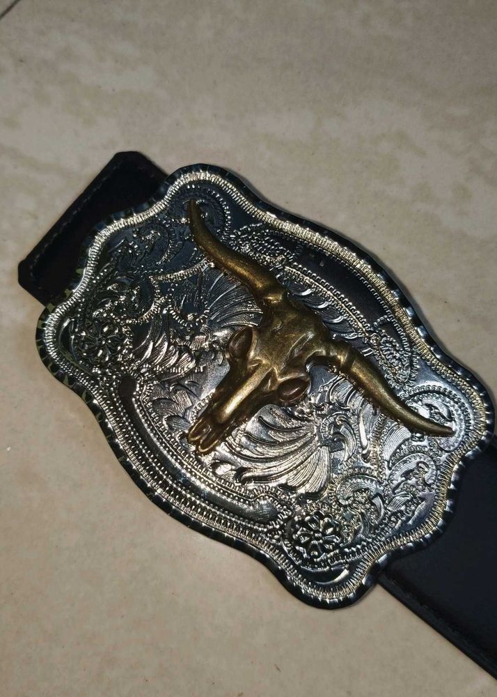 Gothic belt