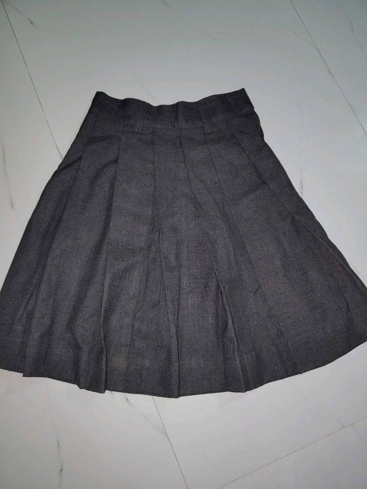 Vintage Pleated Charcoal Gray Skirt