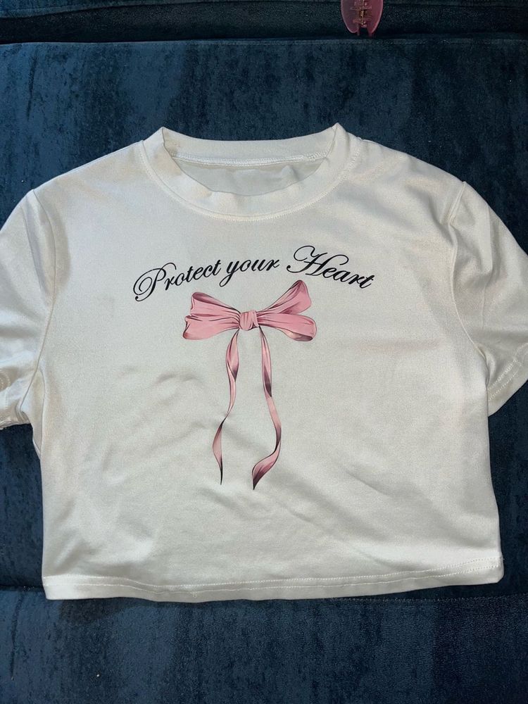white crop tee inspired by Pinterest
