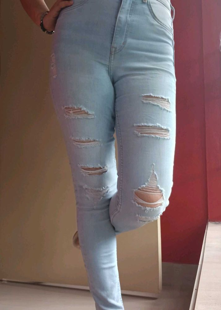 Light Wash Ripped Skinny Jeans