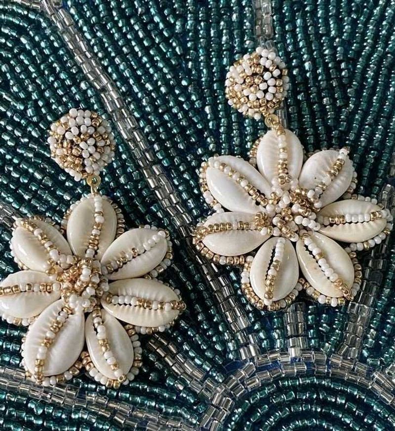Seashell Flower Earrings🤍