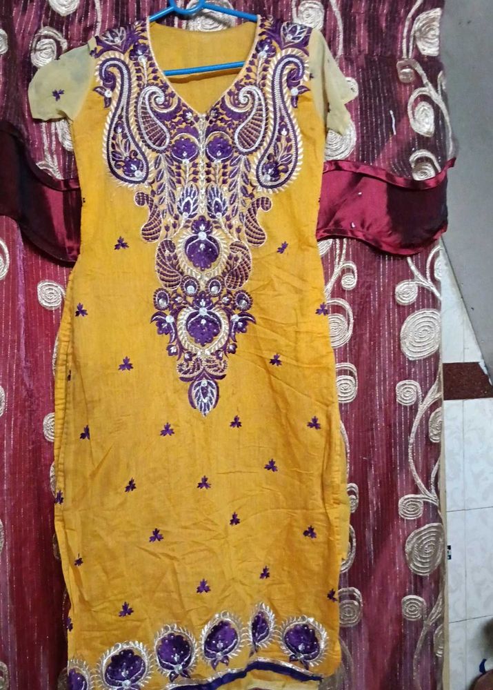 Elegant Embroidered Kurta🌟
