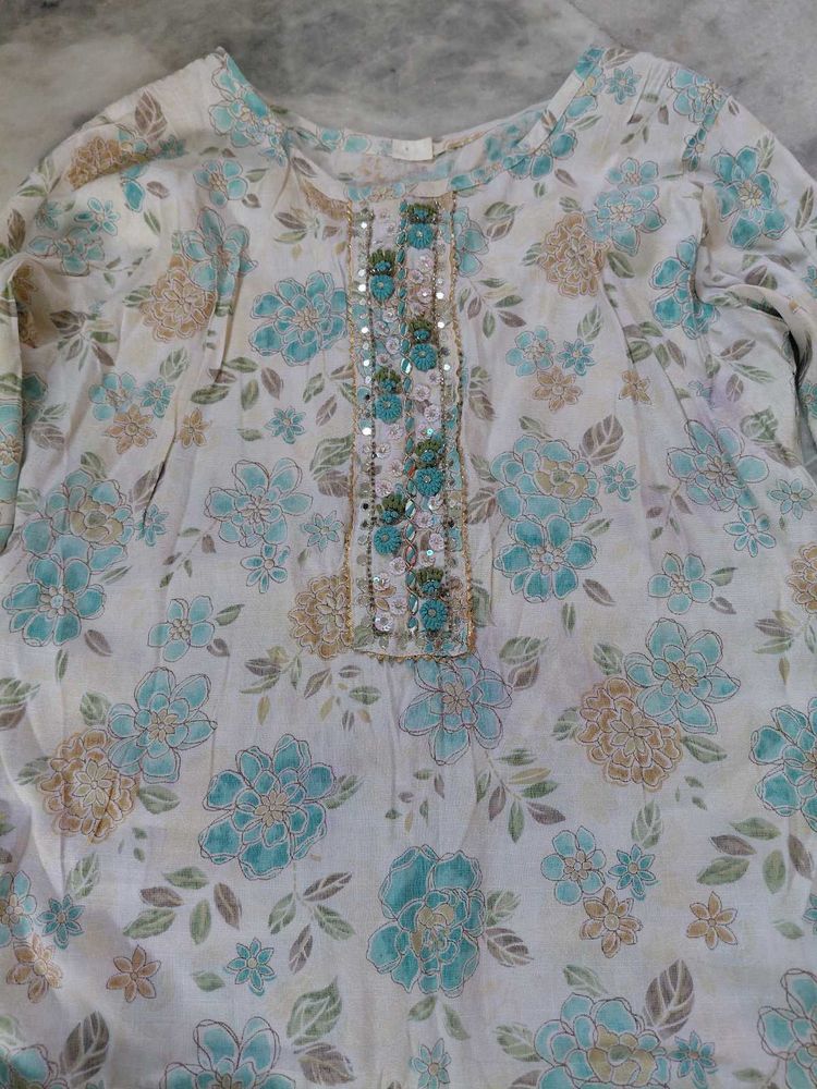 Elegant Floral Kurta with Sequins