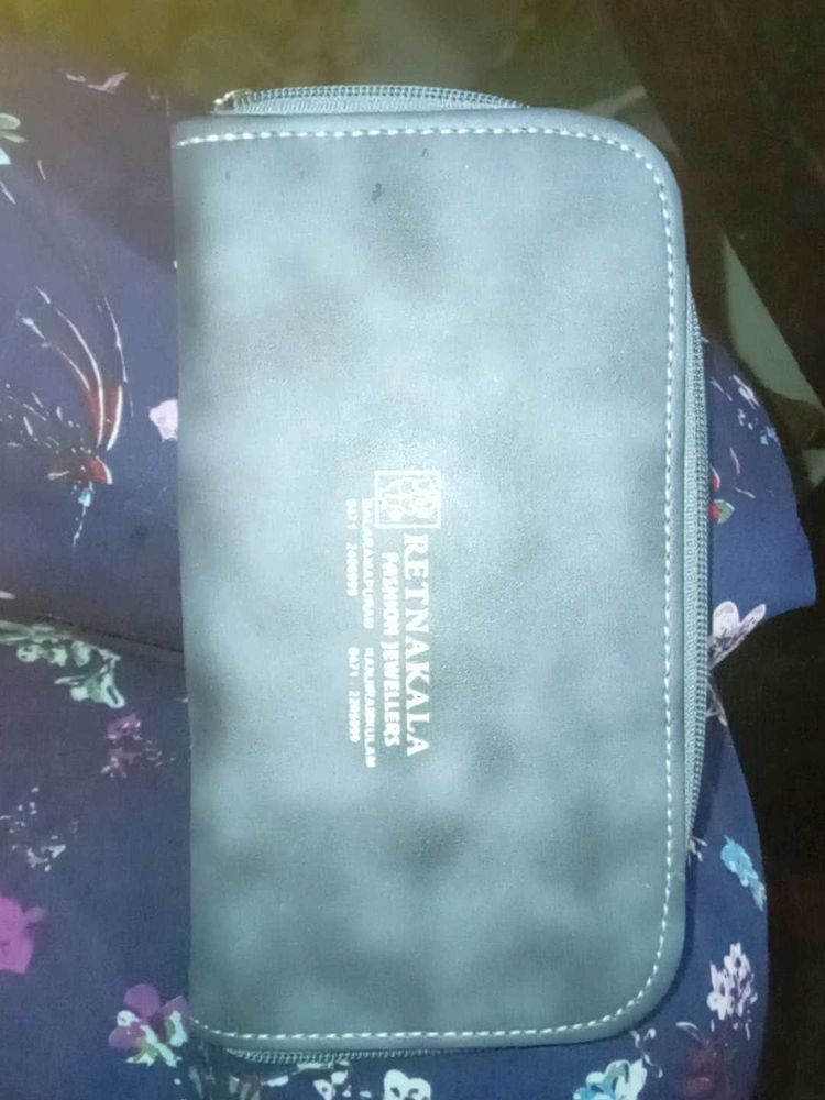 Stylish Grey Zippered Wallet