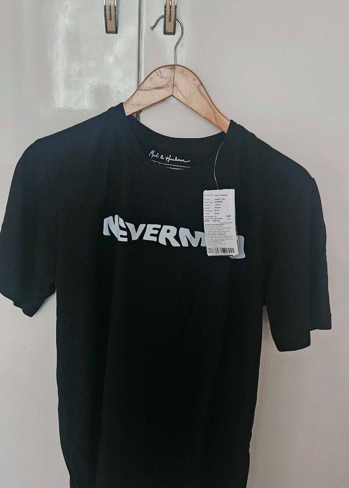 Mast &amp; Harbour Black Typography Tshirt