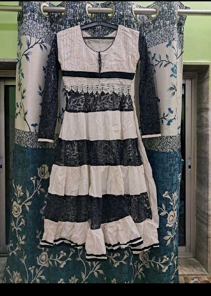 4 set of clothes