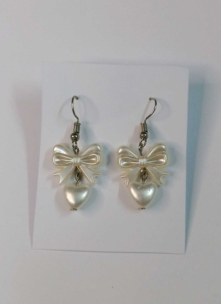 🎀 Trendy Handmade Pearl Bow Earrings with Heart✨