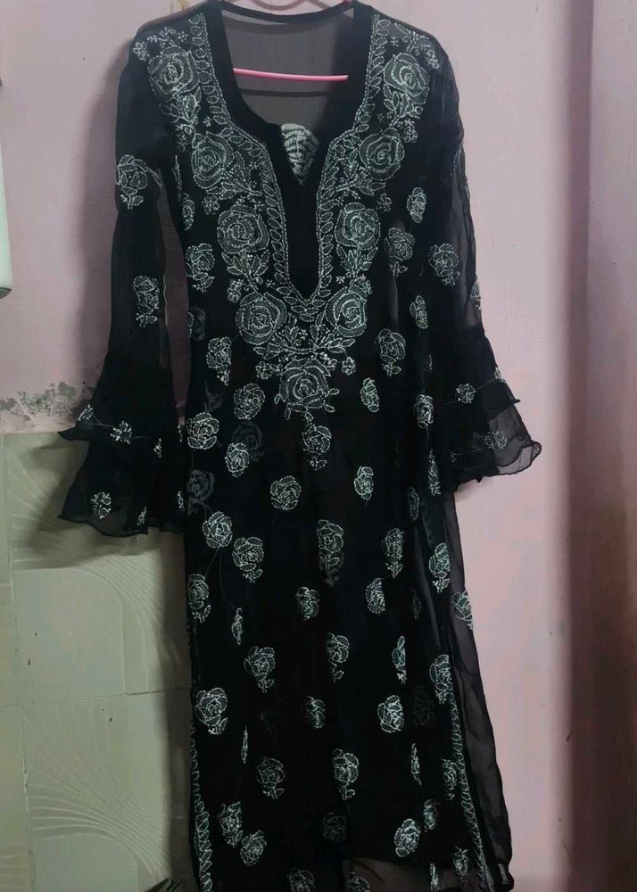 Elegant Black Embroidered Kurta