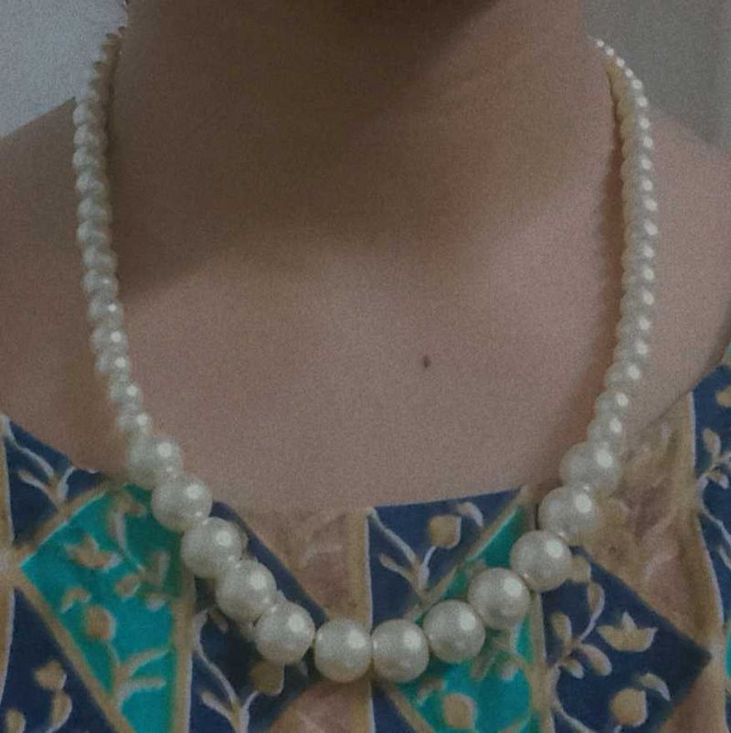 Classic Faux Pearl Necklace