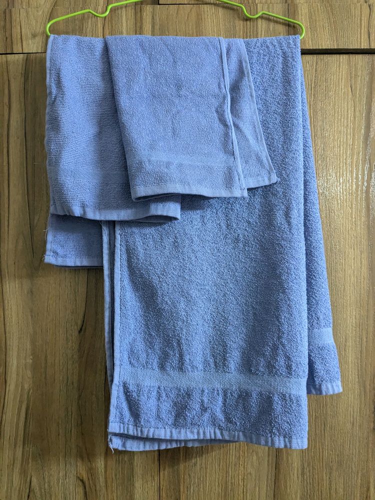 Never Used Towel Set Of 2 ( Cobalt Blue)