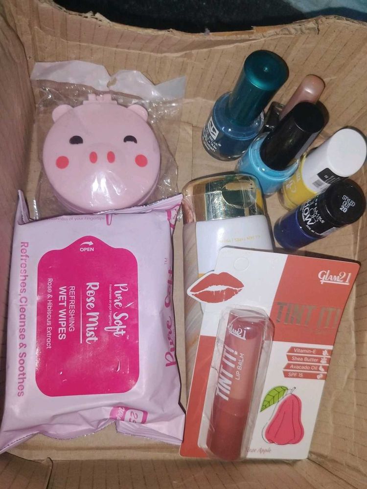 Beauty Bundle: Body wash Nail Polish wipes