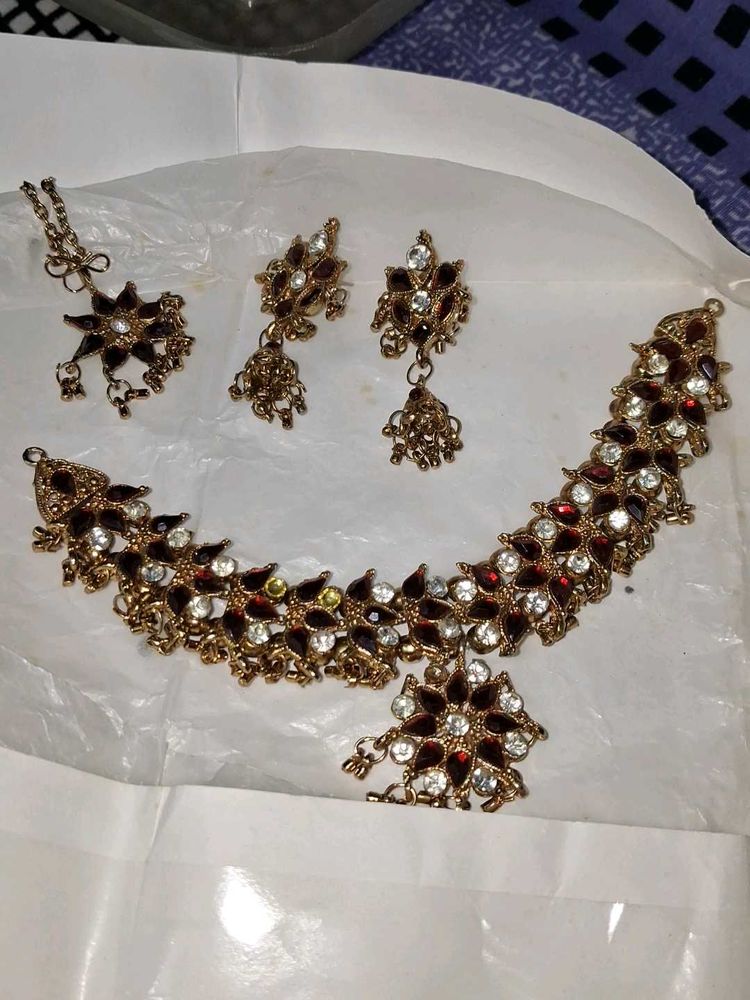 Elegant Indian Jewelry Set