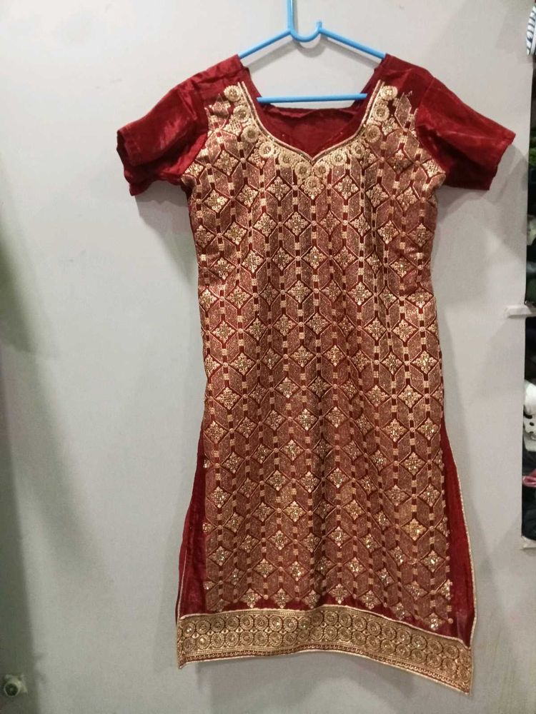 Elegant Red &amp; Gold Kurta