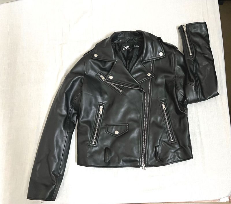 Zara form fitted leather jacket