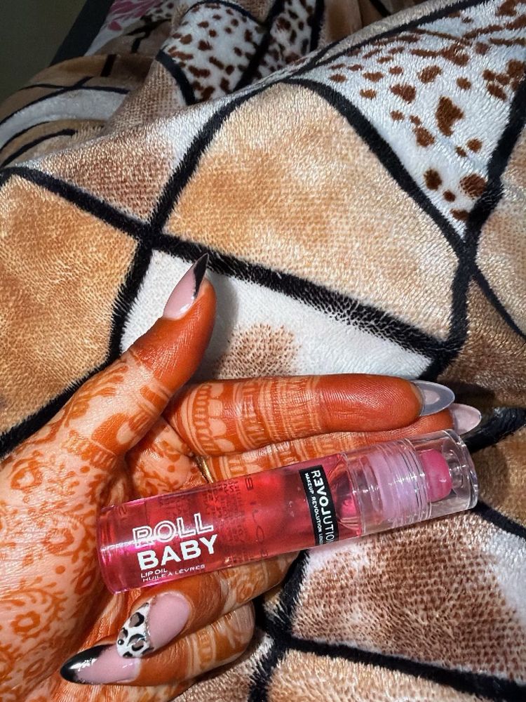 Revolution Roll Baby Lip Oil