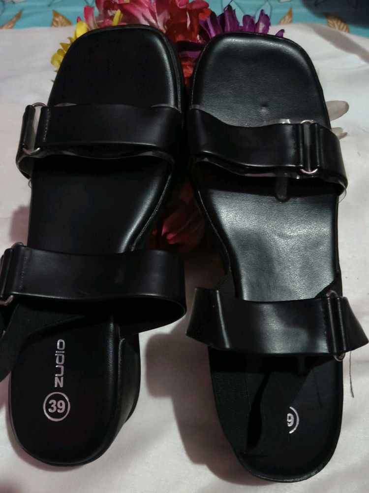 Stylish Black Flat Sandals