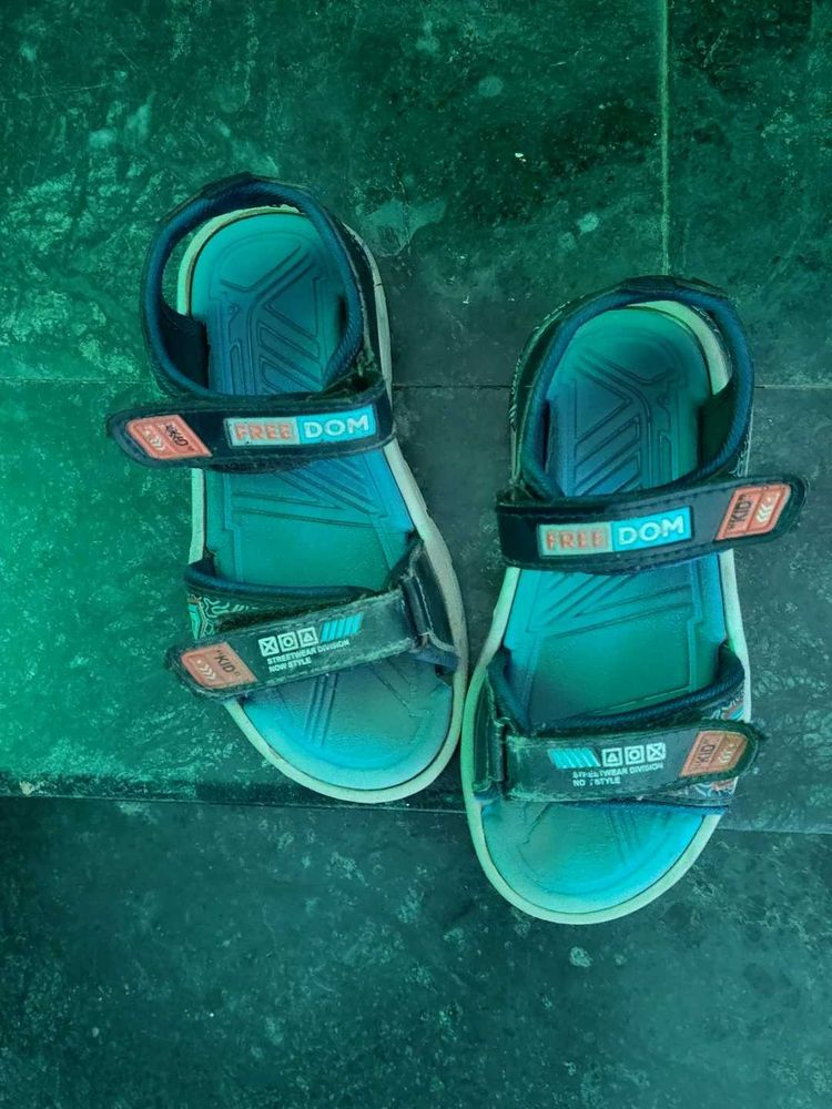 Kids' Sandals