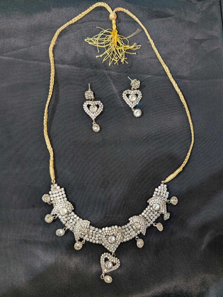 Stunning Necklace &amp; Earring Set
