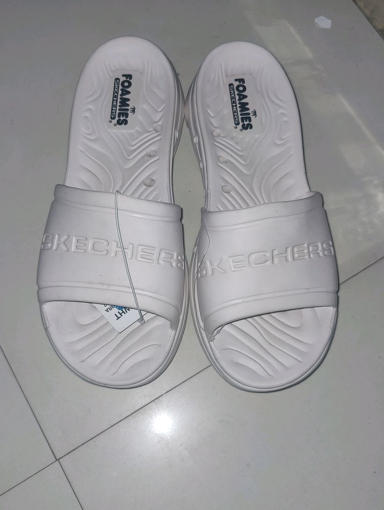 Skechers Men  Casual Slippers . Like New.