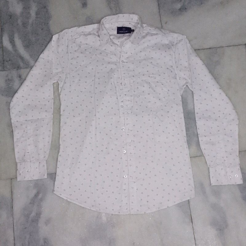 Men's Small Print Button-Up Shirt