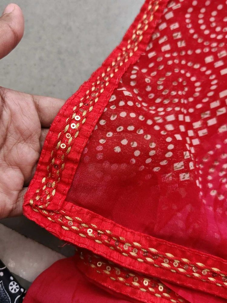 Red Bandhani Dupatta with saree